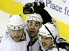 Radost hokejist Pittsburghu - zleva: Malkin, Dupuis, Crosby.