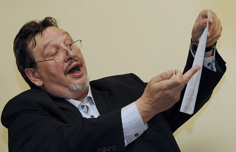Bývalý starosta Prahy 5 Milan Janík získal na tantiémách v PRE pes dva miliony korun.