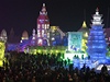Ledový palác na Mezinárodním festivalu ledu a snhu v ínském Harbinu.