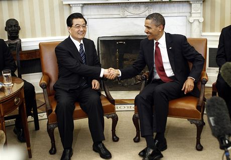 Setkání ínského prezidenta Chu in-tchaa s americkým prezidentem Barackem Obamou ve Washingtonu 