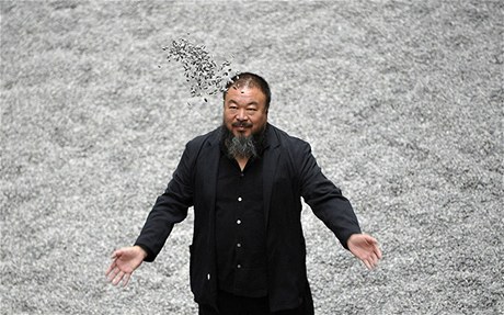Aj Wej-wej uprosted své známé instalace 'Slunenicová semínka'