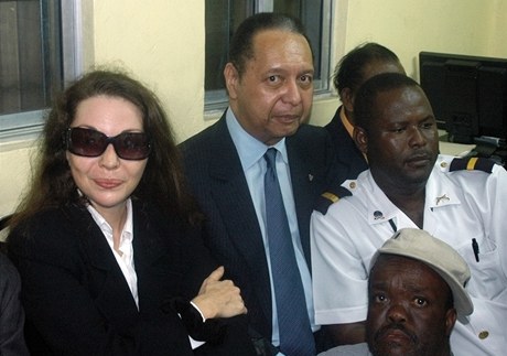 Bval haitsk dikttor Jean-Claude Duvalier neoekvan piletl do zem.