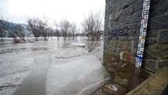 �erno�ice: Obleva zvý�ila hladinu Berounky a �eka zaplavila �ást náplavky