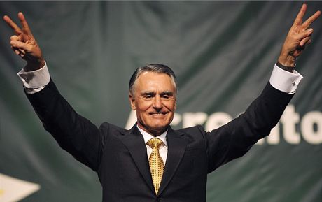 Prezidentské volby v Portugalsku podle odhad vyhrál Cavaco Silva 