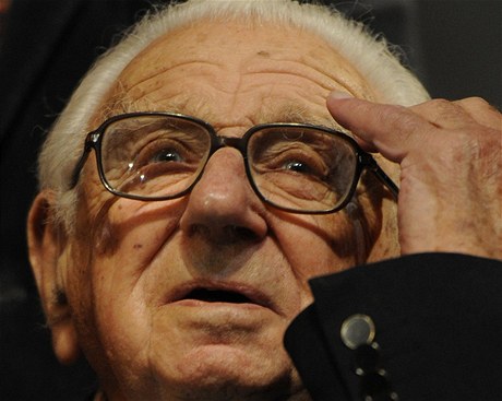 Nicholas Winton na premiée filmu Nickyho rodina