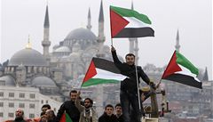 Uvítací ceremoniál Palestinc na parníku Mavi Marmara v Istanbulu