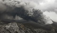 Ratingov vhled Japonska poprv klesl. Zadluen zem je dsiv