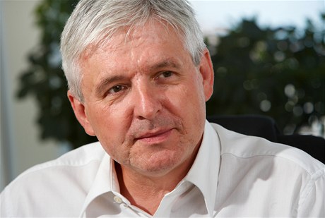 Jiří Rusnok, ekonom a politik 