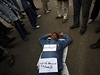 Spící demonstrant na námstí Tahrír