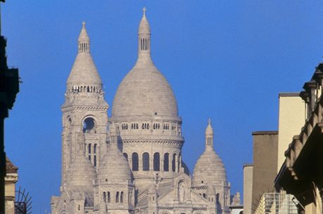 Cestou ke kostelu Sacr-Coeur na vrchu Montmartre mete projt starobylmi pasemi, kter k jeho pat vedou peruovan u od Palais-Royal. 