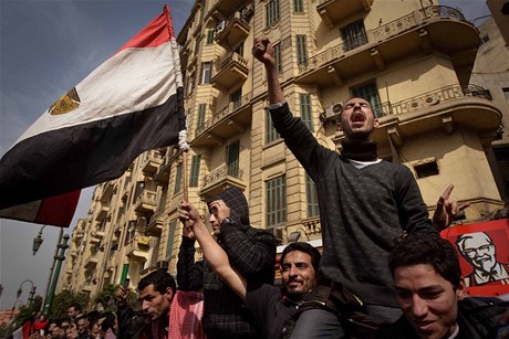 Na masové demonstraci proti reimu egyptského prezidenta Mubaraka se na káhirském námstí At Tahir selo nkolik set tisíc lidí.