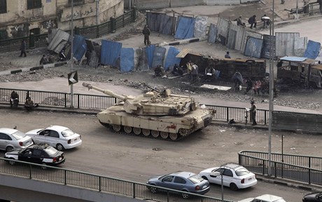 Tank a vojci v ulicch Khiry