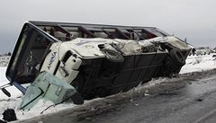 Tragická nehoda autobusu a kamionu v Kladna