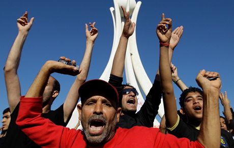 V centru bahrajnské Manámy opt demonstrují tisíce lidí 