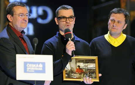 Jan Nmeek (vlevo) a Michal Fronk (uprosted) ze studia Olgoj Chorchoj získali 12. února v Praze hlavní cenu Czech Grand Design 2010