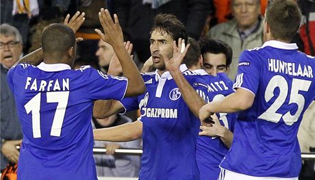 Schalke 04 (Raúl).