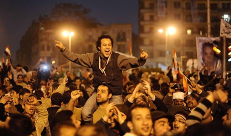 Demonstranti v Egypt slaví
