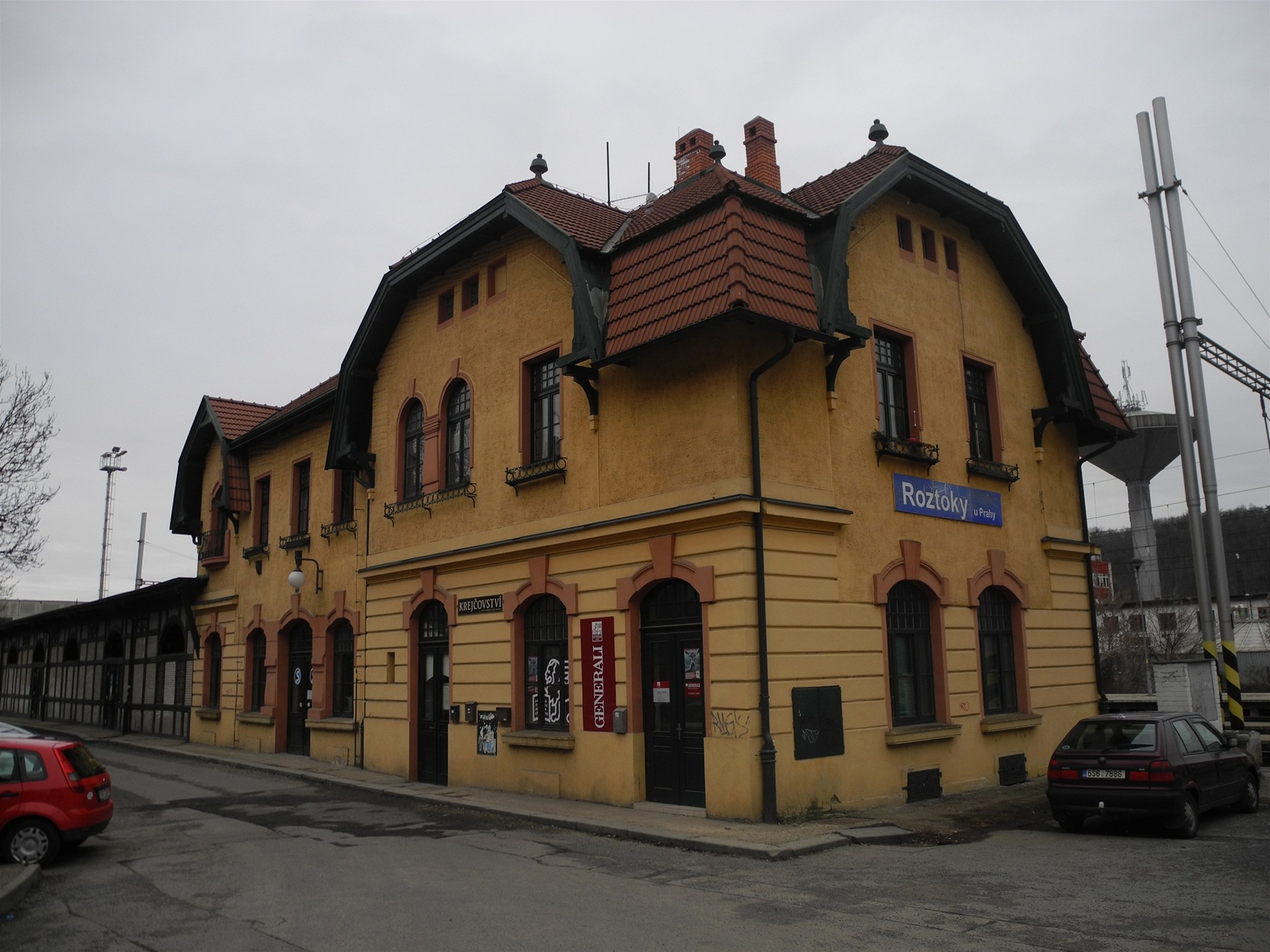 Nádra�í v Roztokách