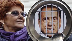 Po Mubarakovi i Berlusconi! Skanduj tisce natvanch Italek