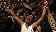 Rozhodnut Mubaraka zstat je nejhor mon, shoduj se analytici