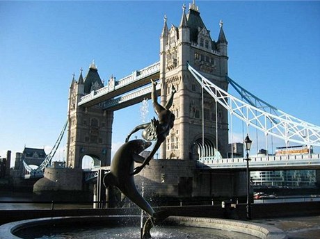 Bhem návtvy jedné z londýnských dominant bylo zranno 5 turist.