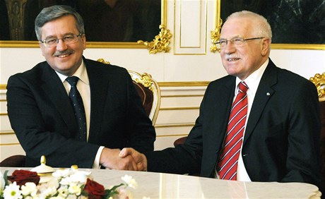 Prezident Václav Klaus s polským protjkem na Praském hrad. 