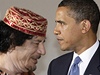 Libyjský vdce Muammar Kaddáfí a americký prezident Barack Obama. 