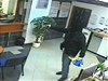 Ozbrojený zlodj vykradl banku v Krupce.