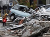 Trosky budov v ulicích msta Christchurch.