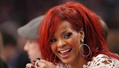 NBA All Star Game (Rihanna se náramn� bavila).
