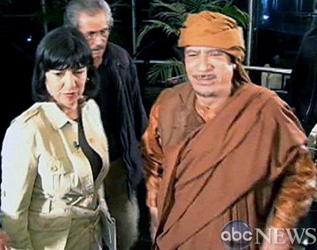 Kaddáfí pi rozhovoru se zpravodajkou ABC