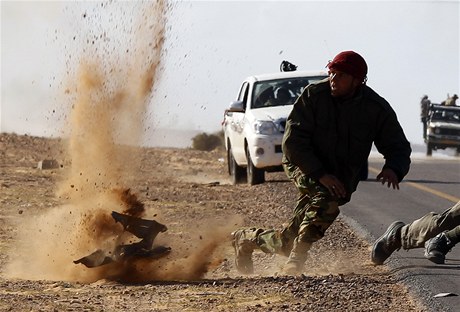 Nepokoje v Libyi, na snímku rebelové v Bin Davádu
