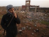 Povstalec poblí znieného skladu zbraní poblí Benghází