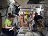 Astronauti NASA na Mezinárodní vesmírné stanici.
