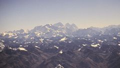 Devt horolezc zemelo pi vstupu na himaljsk vrchol. Jejich tbor zashla snhov boue