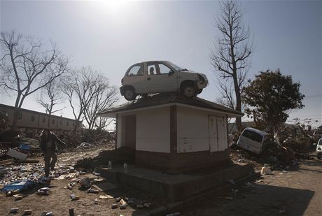 Japonsko postihlo niivé zemtesení a tsunami.