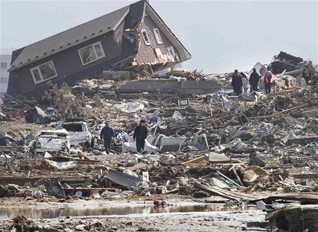 Zkza v Japonsku: nsledky zemtesen a tsunami.