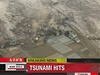 Tsunami udeila na japonském pobeí.