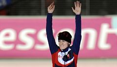 Martina Sáblíková (vlevo) slaví st�íbro na MS. 