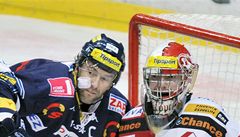 Slavia - Liberec (zran�ný Nedv�d).