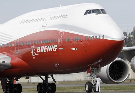Nové dopravní letadlo Boeing 747-8  úspn absolvovalo první zkuební let