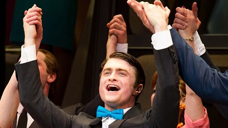 Daniel Radcliffe uinkuje v muzikálu na Broadwayi