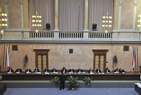 Soudci ústavního soudu se neshodli na osudu zmn ve stavebním spoení.