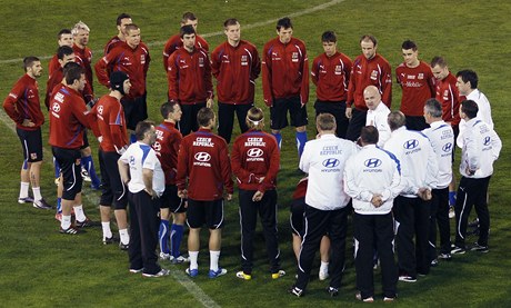 Trénink fotbalové reprezentace (uprostřed je Michal Bílek)