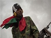 Povstalec proti Kaddáfímu ve mst Adedabíja jin od Benghází