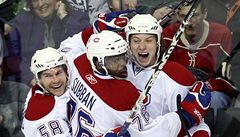 P.K. Subban slaví v objetí spoluhrá��.