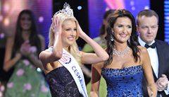 eskou Miss 2011 se stala 19. bezna Jitka Nováková z eských Budjovic. Vpravo je editelka soute Michaela Maláová