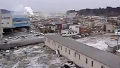 Unikátní zábry niivého tsunami v Japonsku
