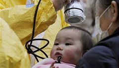V Nihomatsu v prefektue Fukuima testují, zdali dít nebylo zasaeno radiací