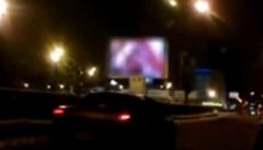 Hacker pustil porno na obří obrazovku v Moskvě. Dostal 18 měsíců vězení 